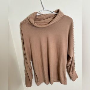 030 NWT Como Blu sleeve detail beige super soft size S